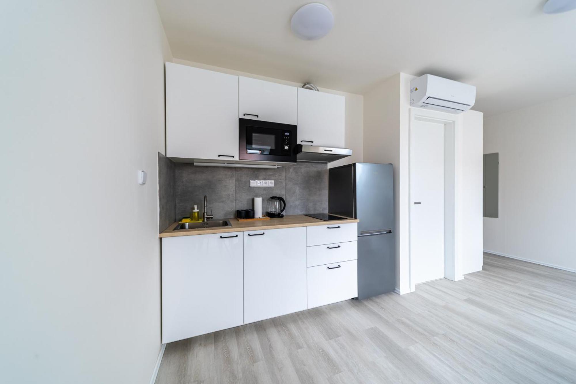 Apartments Borivojova 63 Прага Экстерьер фото